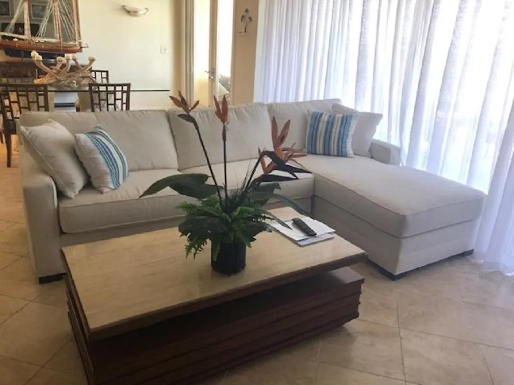 Villa Renaissance Grace Bay Apartment