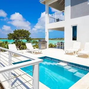 Villa New Tropical Waterfront Cooper Jack Bay, Five Cays Settlement